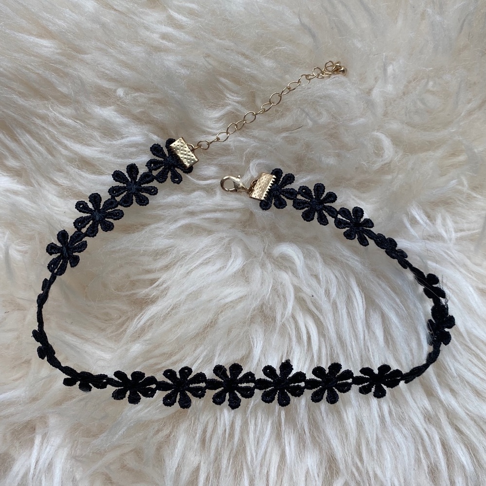 NEW Flower Choker